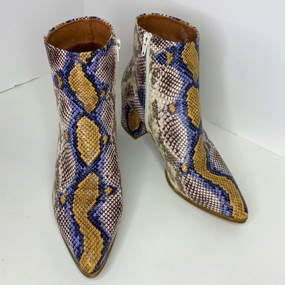 Madden Girl Shoes - Madden Girl Dafini Faux Snakeskin Yellow Blue Gray Bootie Women's Size 9